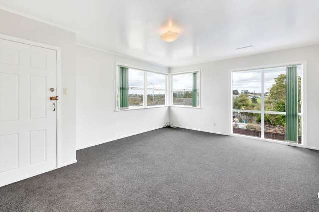 141 Flanshaw Road Te Atatu South_3