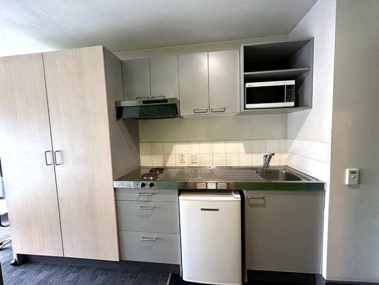 221/133 Beach Road 10015_1