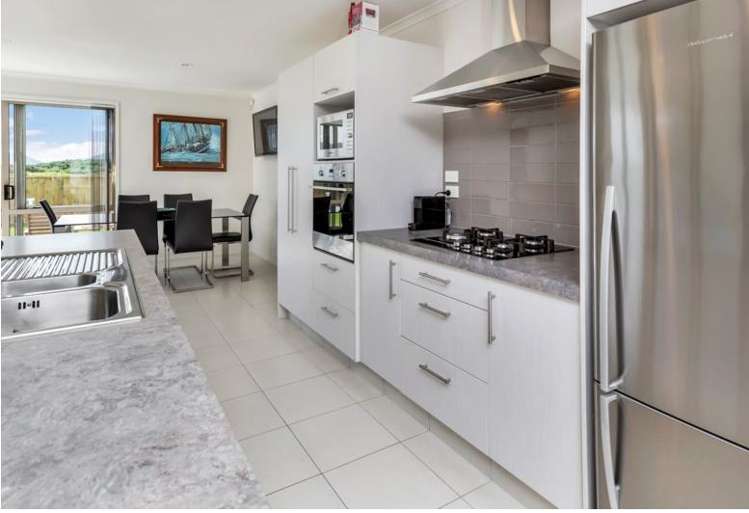 21 Wai Place One Tree Point_2
