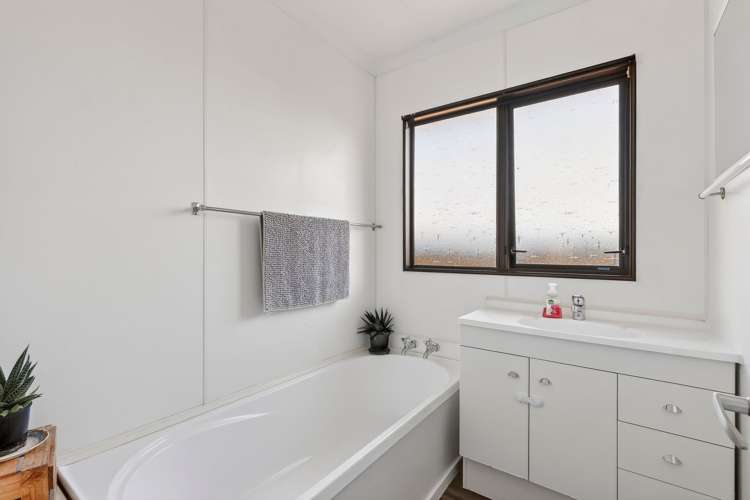 23 Lord Auckland Road Wakefield_9