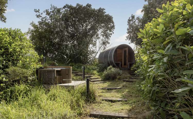 21 & 21a Beach Valley Road Piha_24