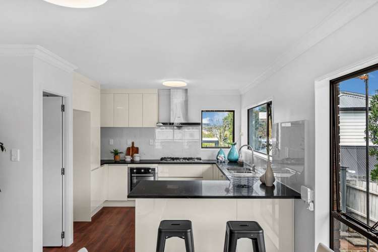 1/16 Parramatta Place Botany Downs_1