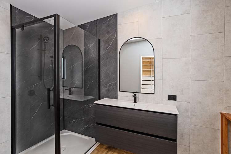 22 Glenda Place Seaward Bush_32