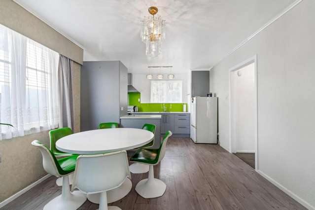 25 Lowtherhurst Road Massey_4