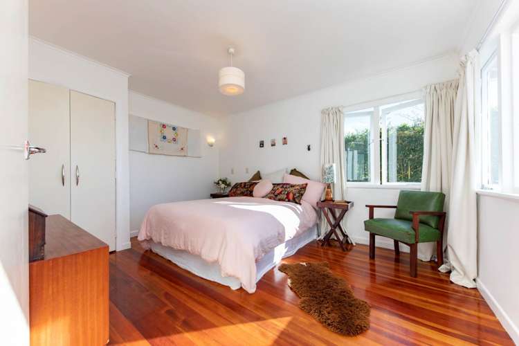 135 Glengarry Road Glen Eden_9