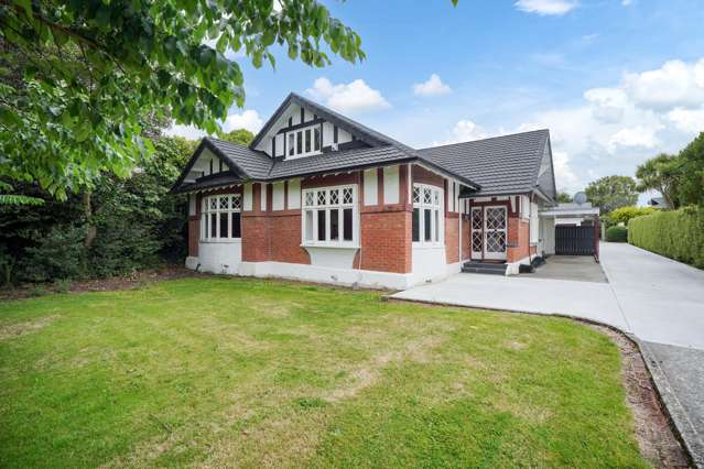 Large Family Classic - Gladstone