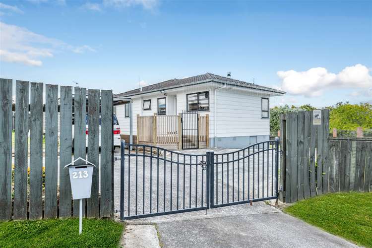213 Mahia Road Wattle Downs_7
