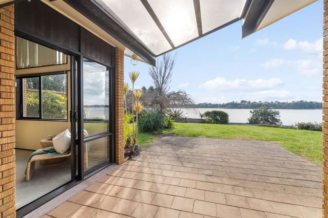 Your Unique Waterside Lifestyle Awaits!