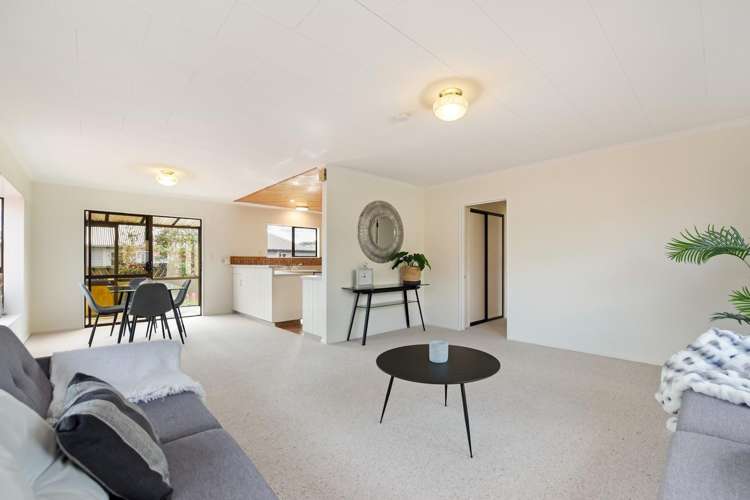 2/16 Newall Avenue Stoke_6