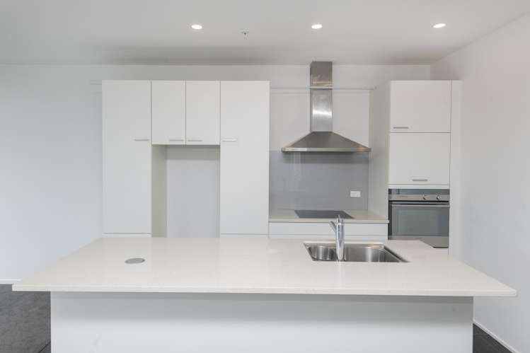 203/4 Reads Quay, Marinaview Gisborne_40