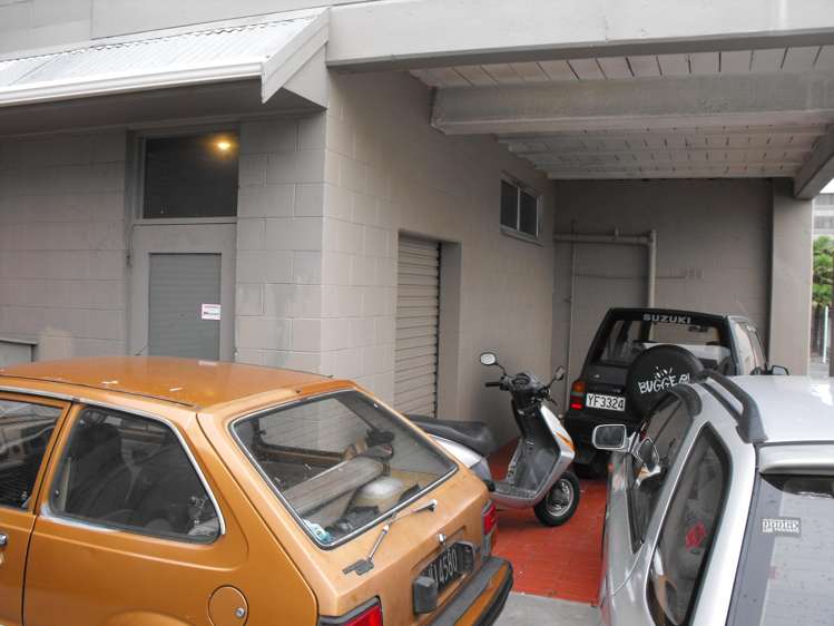 33 Gover Street Central_15