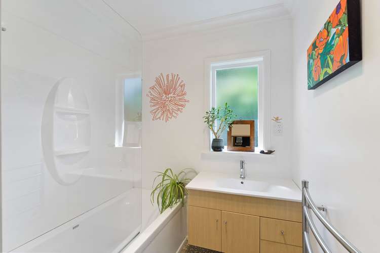 32 Kiharoa Street Otaki Beach_14