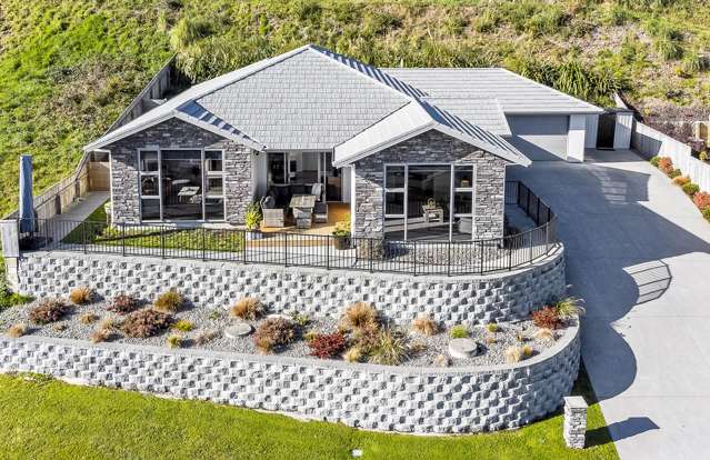 99 Kakariki Grove Waikanae_2