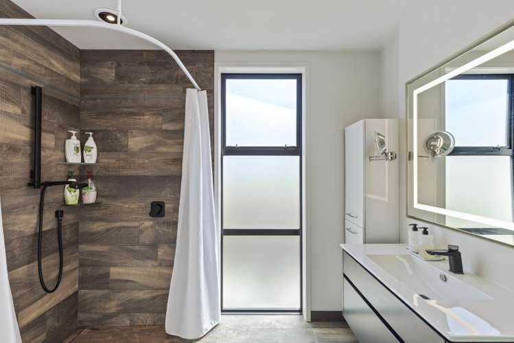 10 Mackillop Way Brooklands_21