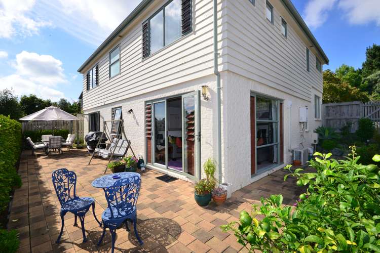 202 Alec Craig Way Gulf Harbour_11