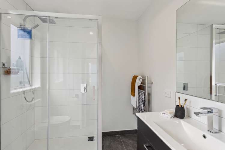 64 Kakariki Grove Waikanae_12