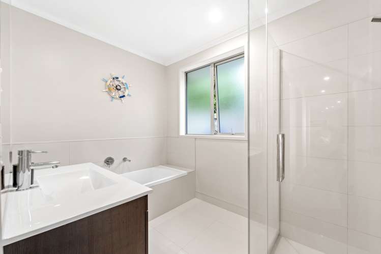 16 Ruth Craig Place Stanmore Bay_18