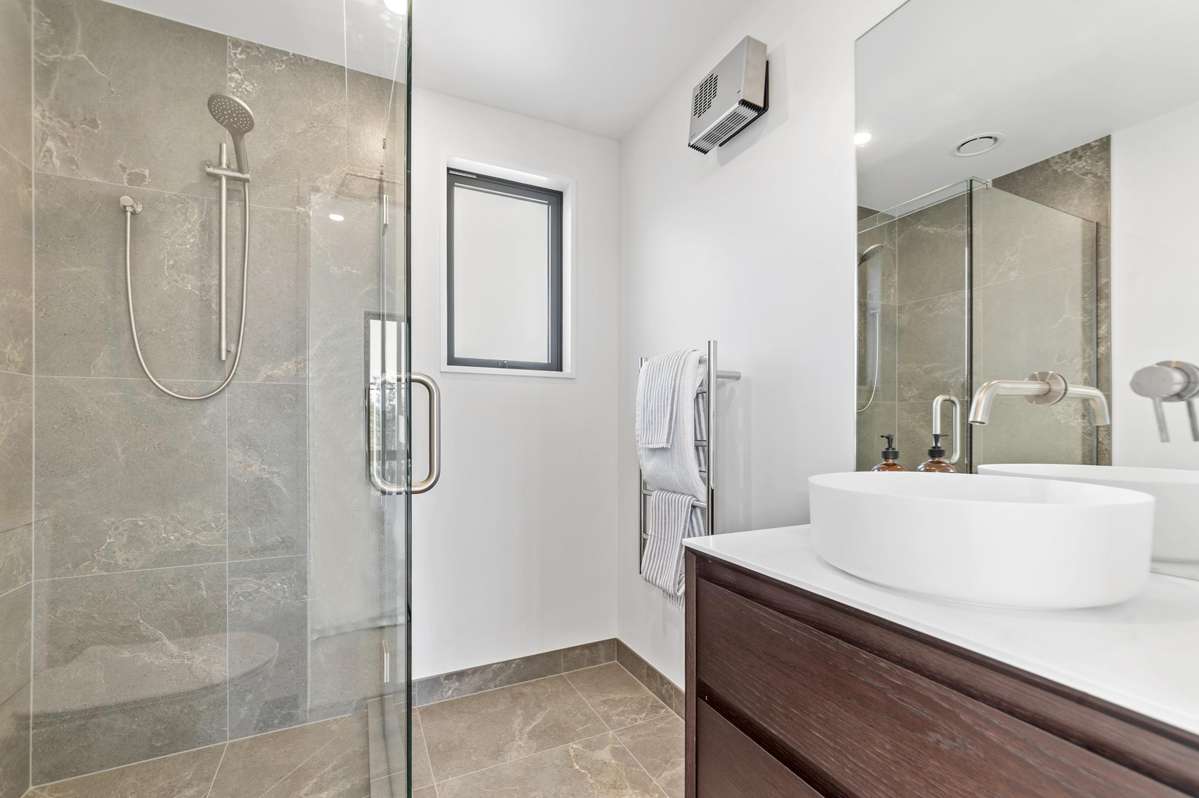 1/10 Seddon Street_4