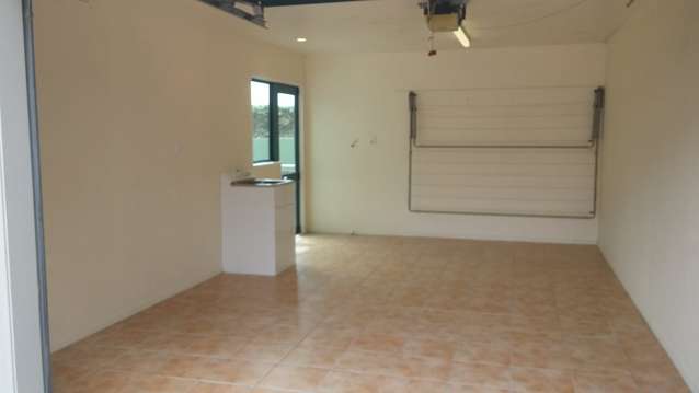 2/15 Quebec Road Milford_1