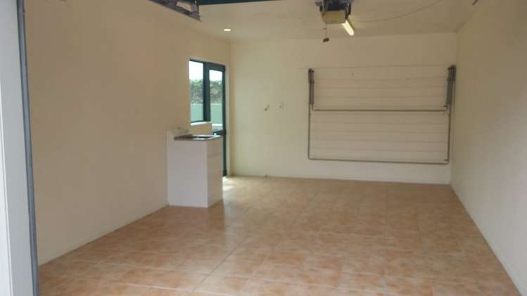 2/15 Quebec Road Milford_1