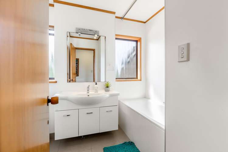 33 Saint Annes Crescent Wattle Downs_17