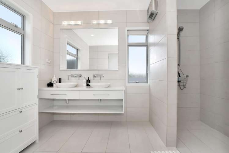 24 Riddington Rise Ohauiti_21