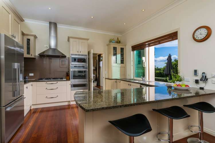 32b Isobel Road Greenhithe_6