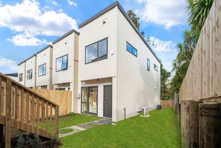 4, 6, 7/16 Reynella Drive Massey_2