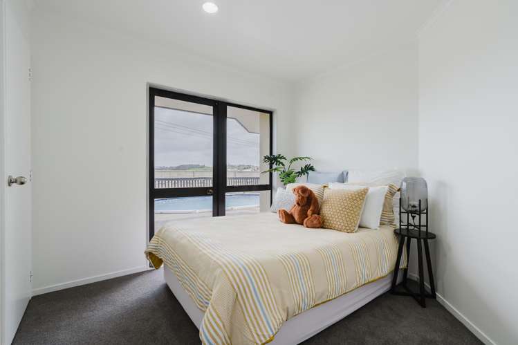 12 Sunny Dale Western Heights_13