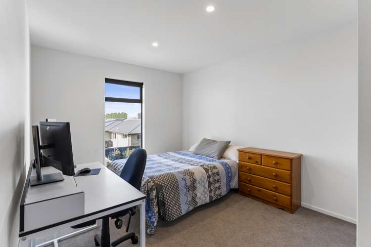 83 Faringdon Boulevard Rolleston_9