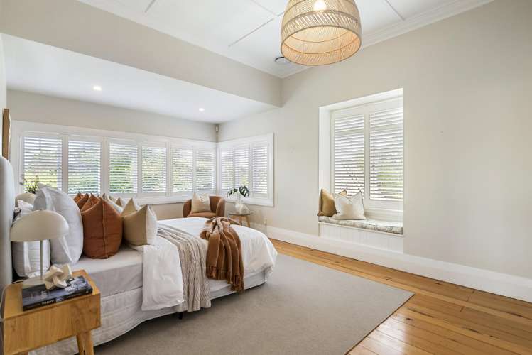 7B North Avenue Narrow Neck_18