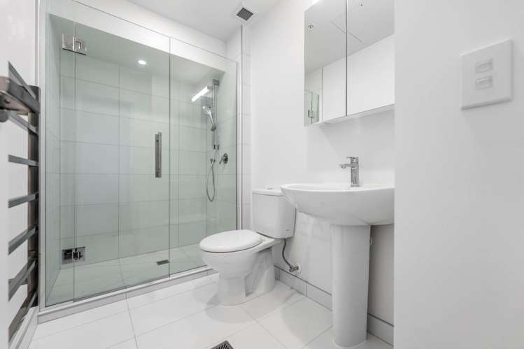 6E/100 Anzac Avenue City Centre_12