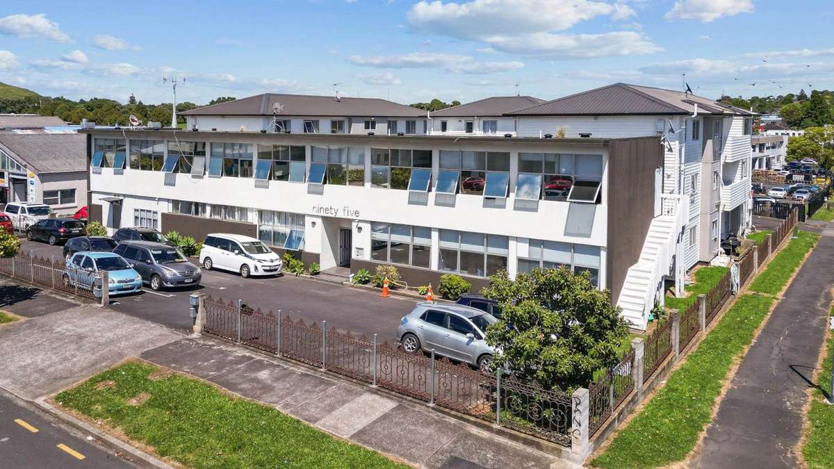 A+B/95 Felton Mathew Avenue_0