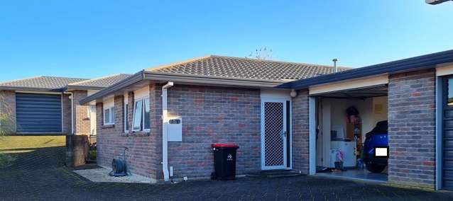 Convenient Two-Bedroom Unit on Cameron Road