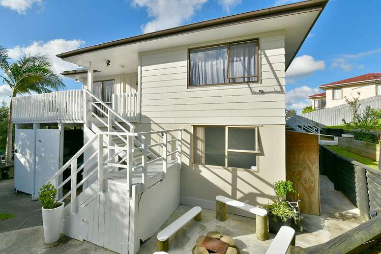 2 Adam Sunde Place Glen Eden_10