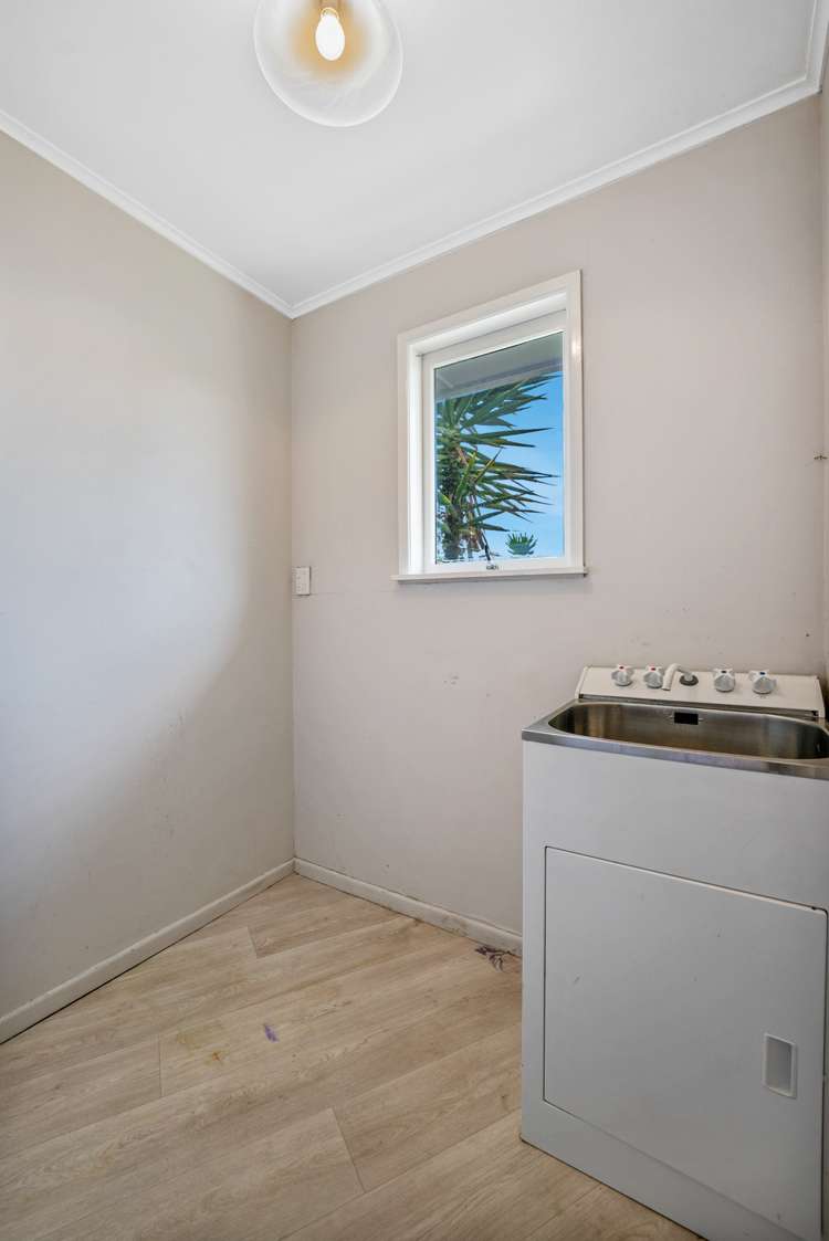 3 Chisholm Place Mangere East_10