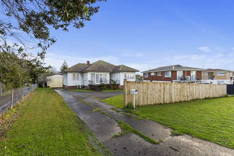 4208 Great North Road Glendene_25