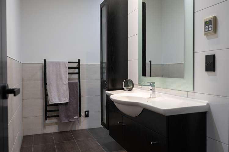 3 Riverstone Grove Hokowhitu_19