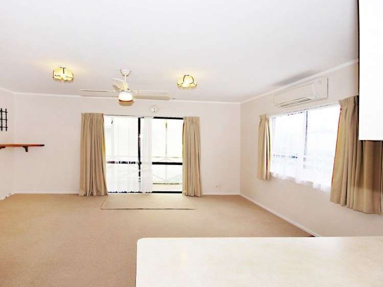 2/13 Dixon Street Carterton_5