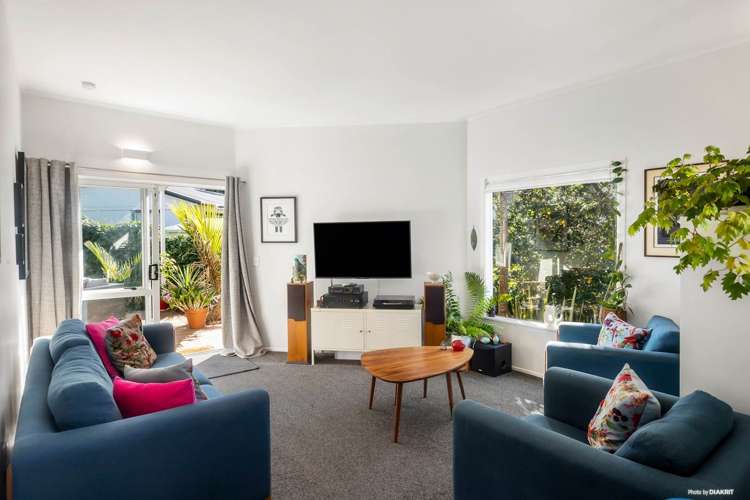 1/7a Woodvale Road Glen Eden_11