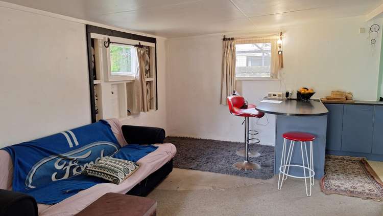 7 Ngaio Street Otaki Beach_13