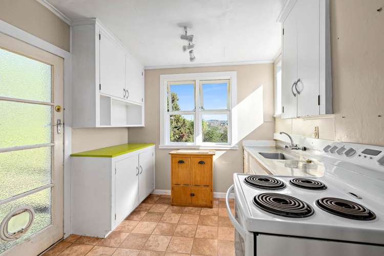 6 River Road Red Beach_11