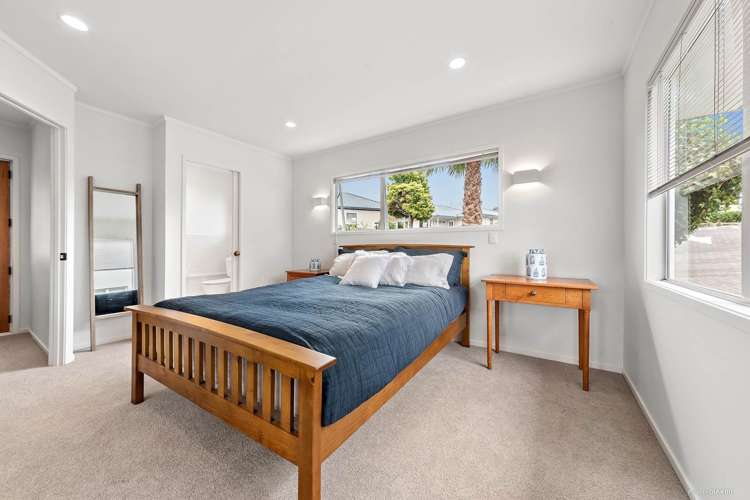 18/10 Gerard Way Saint Johns_12