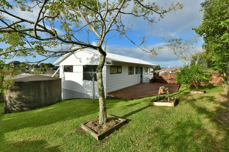 8 Waiora Road Stanmore Bay_2