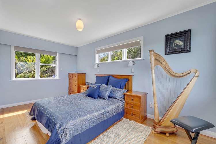 115 Dowse Drive Maungaraki_10