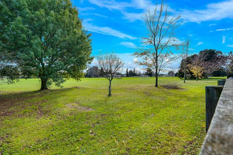 Unit1 3/13 Crescent Court Melville_13