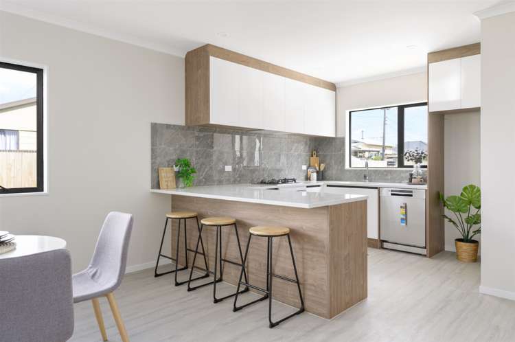 2/137 Avalon Drive Nawton_1