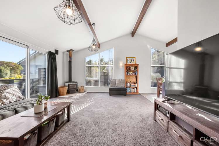 34 Sunshine Crescent Kelson_3