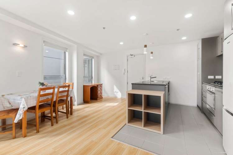 218/4 Wagener Place Mt Albert_14