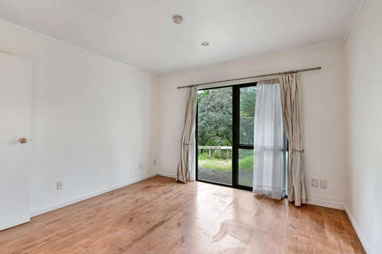 2/433A East Coast Road Mairangi Bay_11